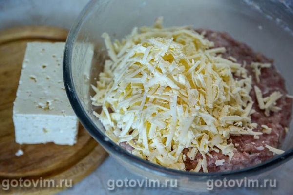 Котлеты из свинины и курицы с сыром чанах