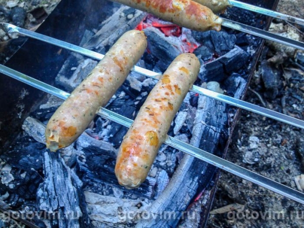 Купаты на мангале (шашлык из колбасок для жарки) Купаты на мангале (шашлык из колбасок для жарки)