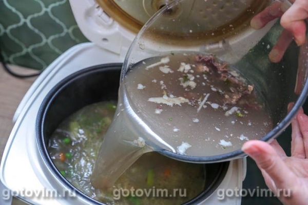 Говяжий суп со спаржей и зелёным горошком в мультиварке Говяжий суп со спаржей и зелёным горошком в мультиварке