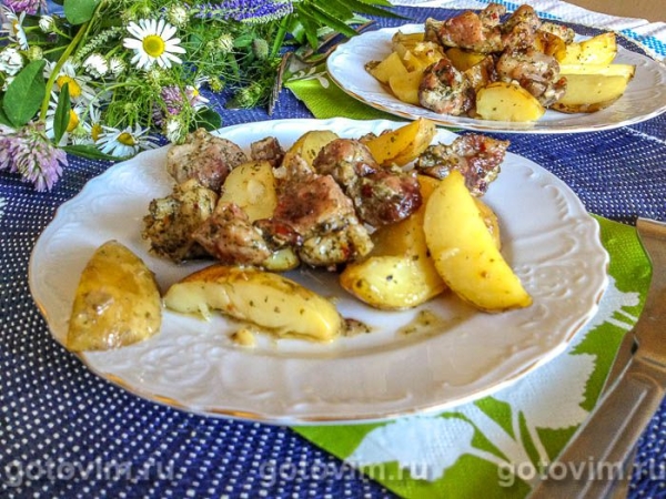 Молодой картофель с мясом в рукаве для запекания Молодой картофель с мясом в рукаве для запекания
