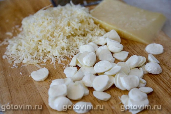 Пиццы на кефире с лисичками и беконом Пиццы на кефире с лисичками и беконом