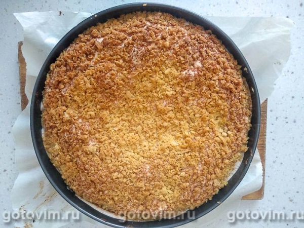 Творожный пирог с персиками и воздушной меренгой