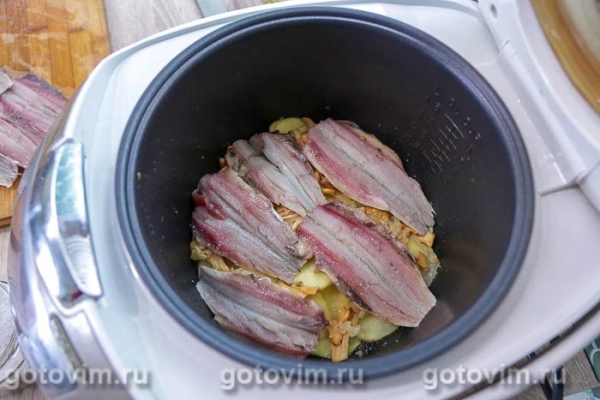 Запеканка из салаки, картофеля и лисичек в мультиварке Запеканка из салаки, картофеля и лисичек в мультиварке