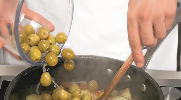 Рагу из баклажанов с оливками, пошаговый рецепт с фото на 281 ккал