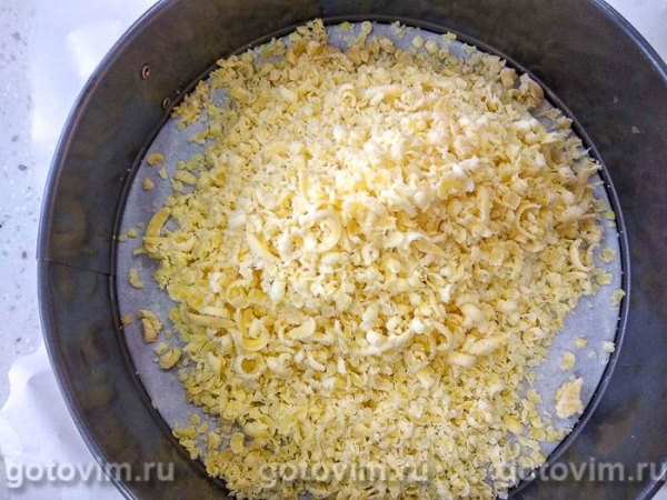 Творожный пирог с персиками и воздушной меренгой