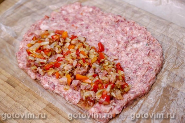 Мясные рулетики с начинкой в мультиварке
