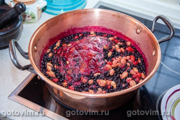 Варенье из черники с земляникой