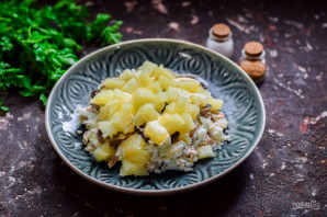 Салат "Подсолнух" с ананасами Салат "Подсолнух" с ананасами