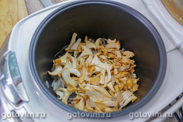 Запеканка из салаки, картофеля и лисичек в мультиварке Запеканка из салаки, картофеля и лисичек в мультиварке