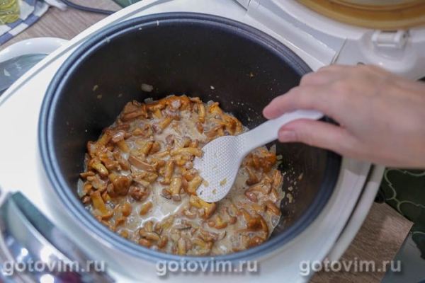 Рулька с жареными лисичками в мультиварке Рулька с жареными лисичками в мультиварке
