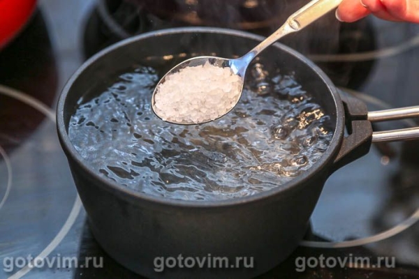 Малосольные огурцы с дубовыми листьями Малосольные огурцы с дубовыми листьями