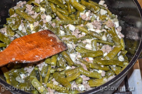 Запеканка из стручковой фасоли с яйцом и фаршем