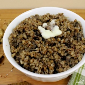 Гречневая каша с грибами и луком