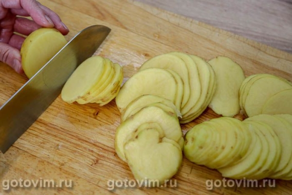 Запеканка из салаки, картофеля и лисичек в мультиварке Запеканка из салаки, картофеля и лисичек в мультиварке