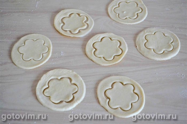 Слойки с абрикосами