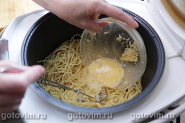 Паста карбонара с беконом и лисичками в мультиварке Паста карбонара с беконом и лисичками в мультиварке