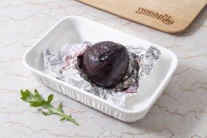 Салат со свеклой и сливочным сыром Салат со свеклой и сливочным сыром