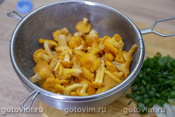 Лисички в сметане в мультиварке 