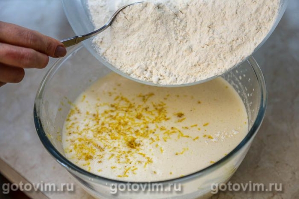 Пирог с черникой и лимонным сиропом