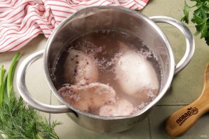 Салат с кальмаром, огурцом и грибами Салат с кальмаром, огурцом и грибами