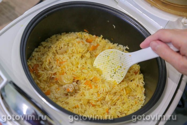 Рис со свинина, капустой и подкопчённым беконом в мультиварке