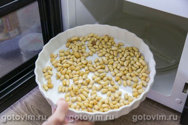 Солёный арахис с чили, чесноком и паприкой в микроволновке