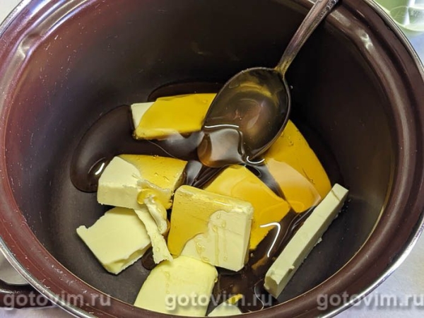 Шоколадно-медовый пирог с грушами