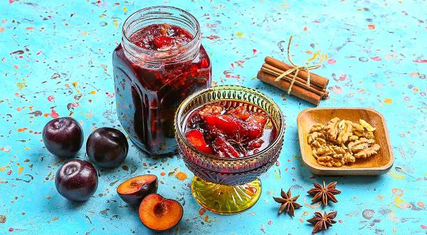 Пряное сливовое варенье с грецким орехом, пошаговый рецепт с фото на 100 ккал