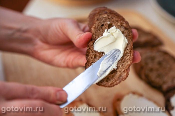 Брускетта с белыми грибами и творожным сыром Брускетта с белыми грибами и творожным сыром