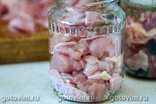 Куриная тушенка в желе Куриная тушенка в желе