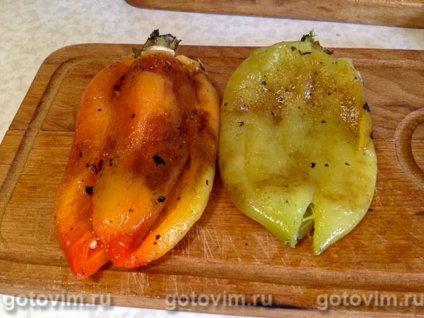 Запечённые перцы с сыром страчателла и грецкими орехами Запечённые перцы с сыром страчателла и грецкими орехами