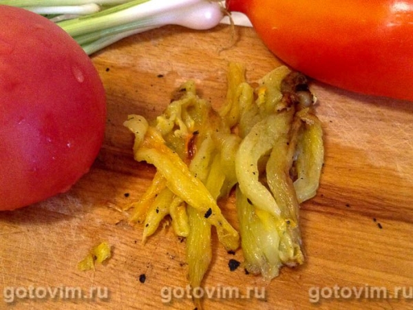 Брускетта с запечённым перцем, помидорами и сыром страчателла Брускетта с запечённым перцем, помидорами и сыром страчателла