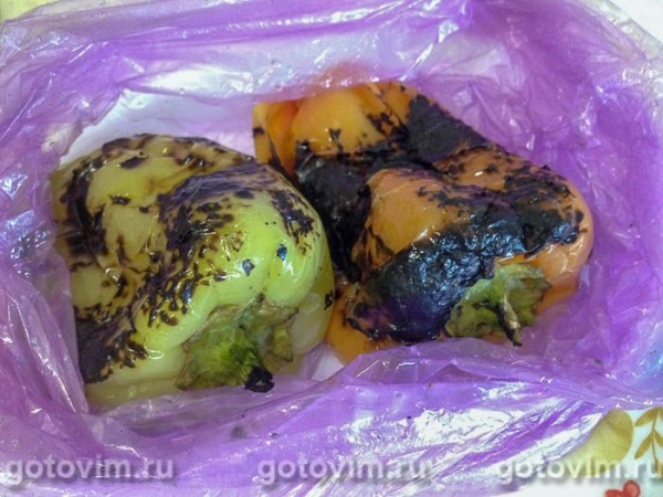 Запечённые перцы с сыром страчателла и грецкими орехами Запечённые перцы с сыром страчателла и грецкими орехами