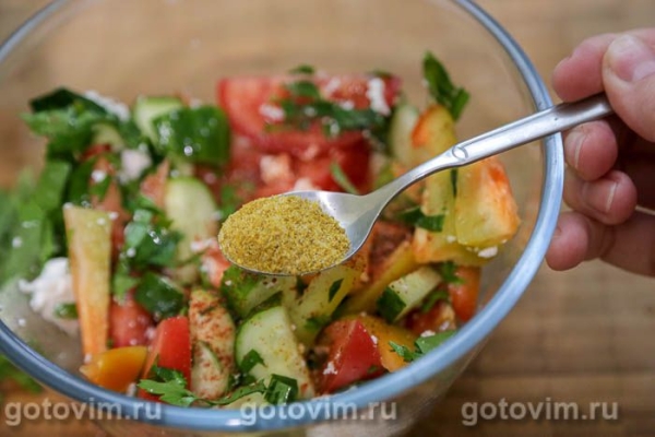 Овощной салат с адыгейским сыром и сванской солью