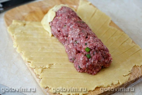 Мясной рулет с яйцом в тесте Мясной рулет с яйцом в тесте