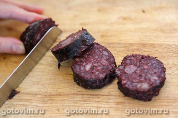 Чечевица с кровяной колбасой и беконом