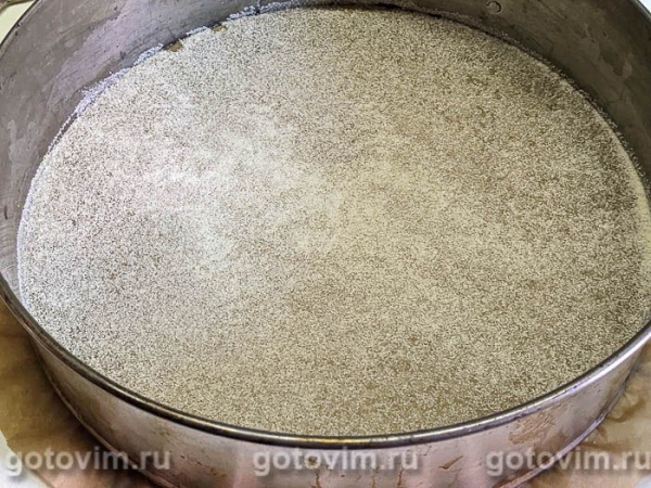 Шоколадно-медовый пирог с грушами