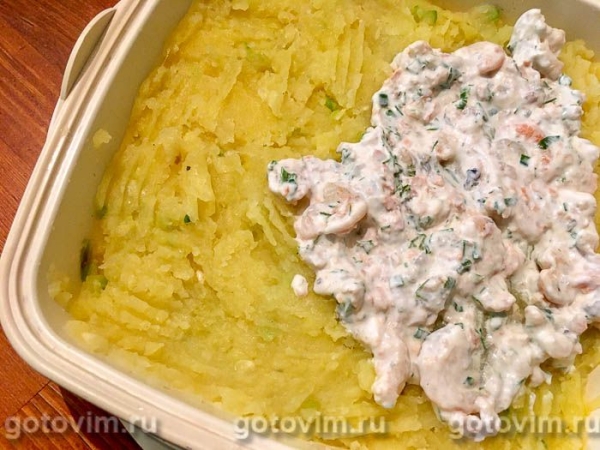 Рыбная запеканка с картофелем, креветками и сметаной Рыбная запеканка с картофелем, креветками и сметаной