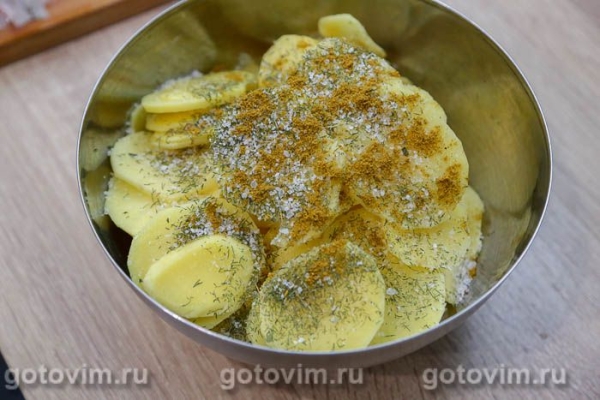 Запеканка из салаки с картофелем в мультиварке Запеканка из салаки с картофелем в мультиварке