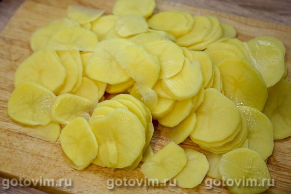 Запеканка из салаки с картофелем в мультиварке Запеканка из салаки с картофелем в мультиварке